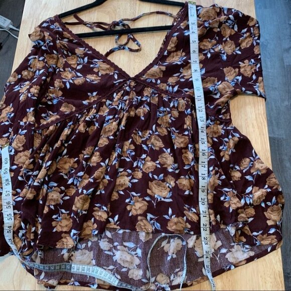 Umgee Brown Floral V cut Flowy Blouse Size Small - Picture 12 of 12
